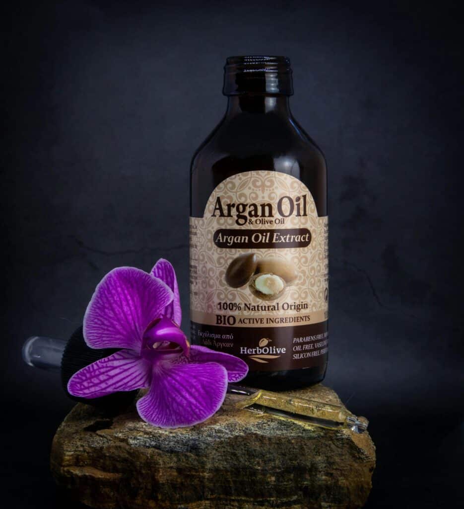 pexels anissa mebarkia thomsen 2202064 5244567 argan oil